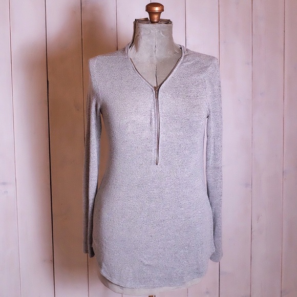 Dynamite Tops - ☀️Dynamite Grey Zipper Front Blouse Medium